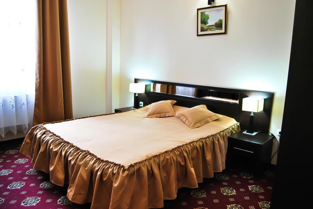 Hotel Magic Gt Trivale 피테슈티 외부 사진