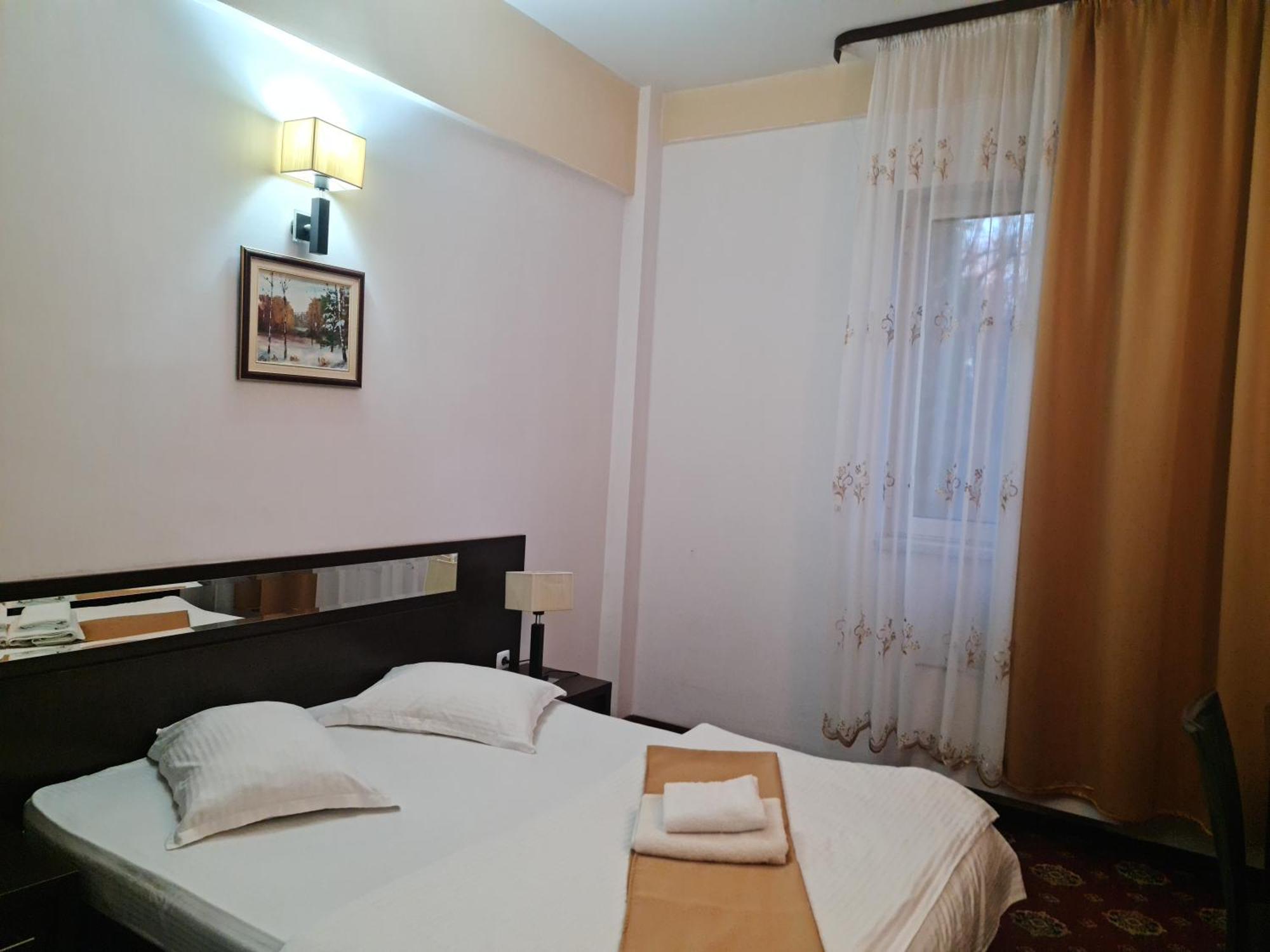 Hotel Magic Gt Trivale 피테슈티 외부 사진