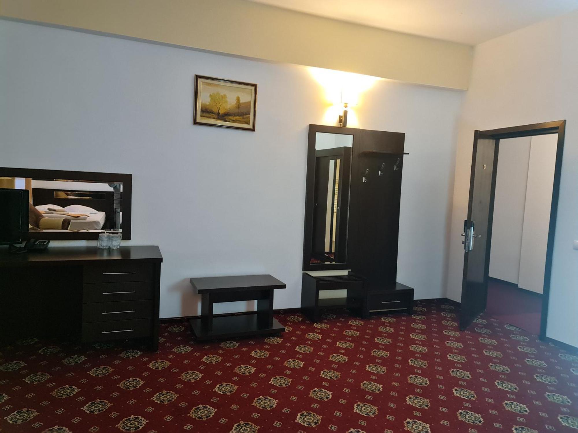Hotel Magic Gt Trivale 피테슈티 외부 사진